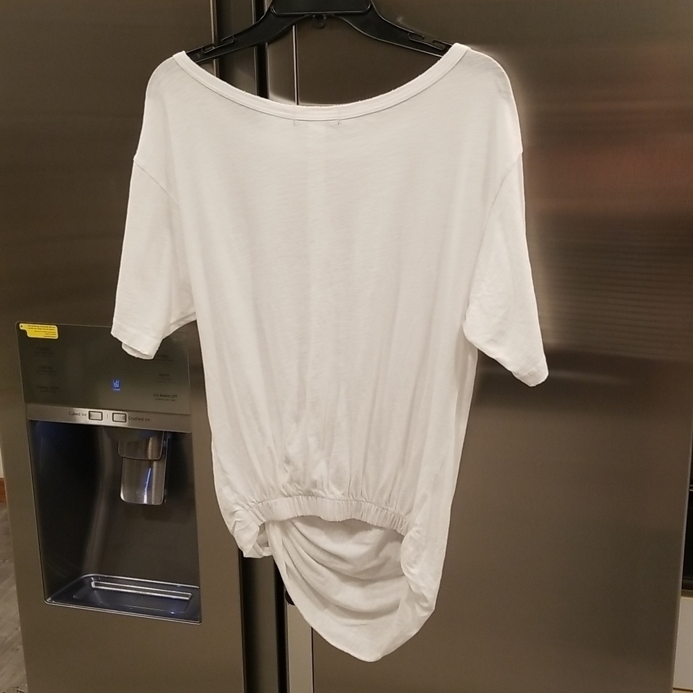 💕AVOCADO💕 Cloud Tee ~ Front Knot High Low Hem 100% Cotton White One Size NWT - Picture 2 of 7